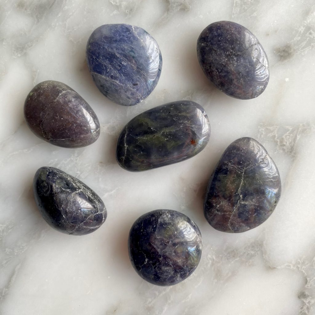 Thumbnail of Iolite