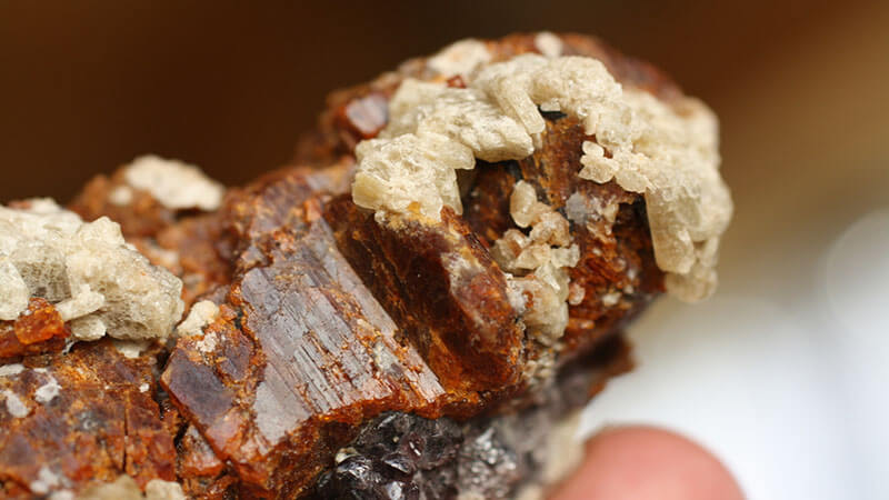 Thumbnail of Đá Clinohumite